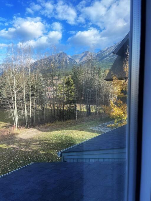 Apartment Three Peaks Getaway 2 Bedrooms & 2 Bath-sleeps 6 *